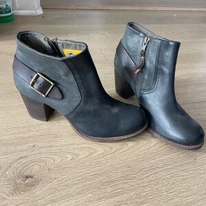 Caterpillar Women's Ankle Boots - Black and Gray